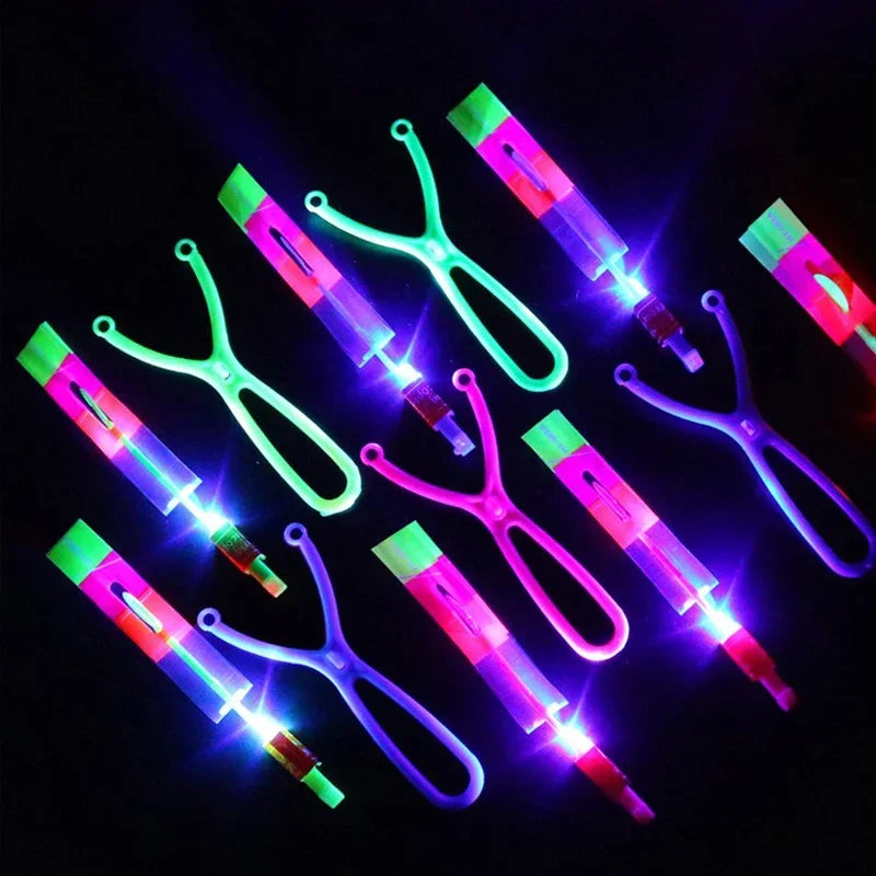 Incrível luz LED, brinquedo de helicóptero voando, luz LED, borracha catapulta, presente divertido, festa, 1, 3, 5, 10, 20, 50, 100pcs