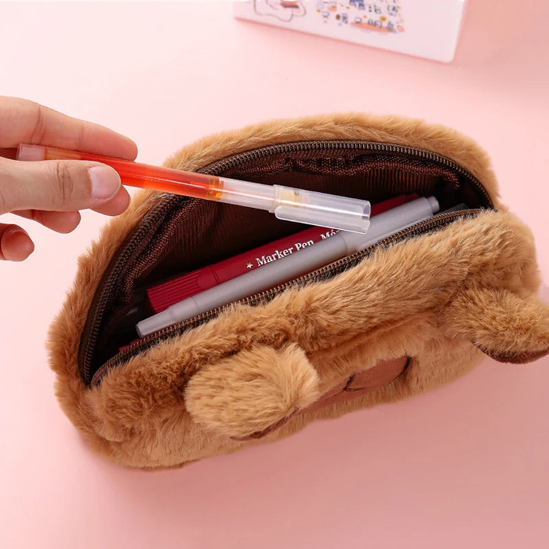 Estojo de Pelúcia em Formato de Capivara – Bolsa Kawaii Multifuncional com Grande Capacidade