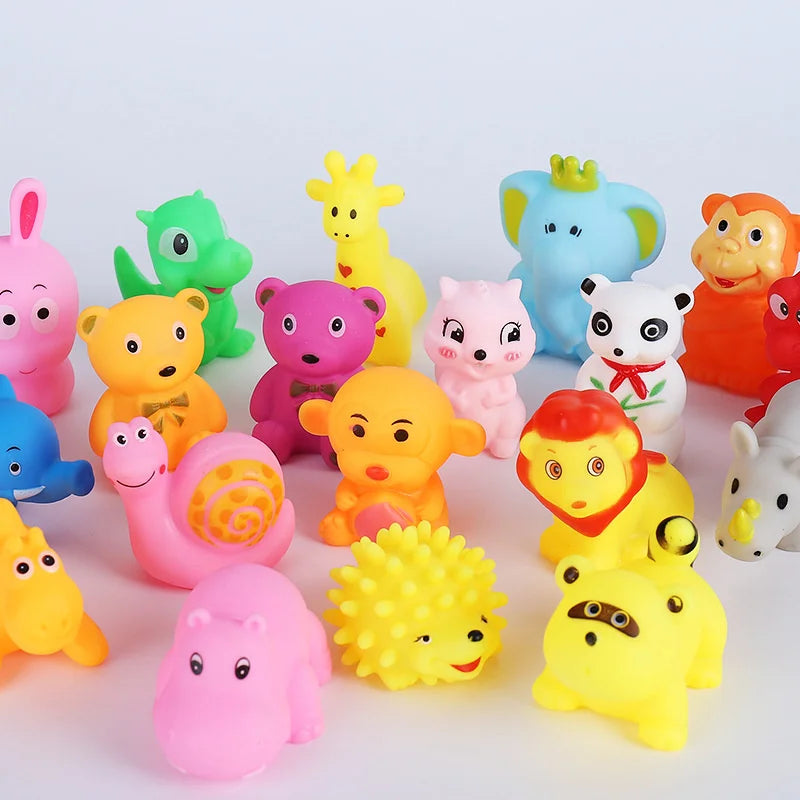 Animais bonitos / brinquedos de água de natação para crianças, borracha macia para apertar, faz som ao apertar, brinquedo de banho, 10 peças por pacote
