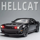 Carro de brinquedo Dodge Challenger em metal fundido, Hellcat Modelo, Pull Back, Som e Luz, Escala 1:32