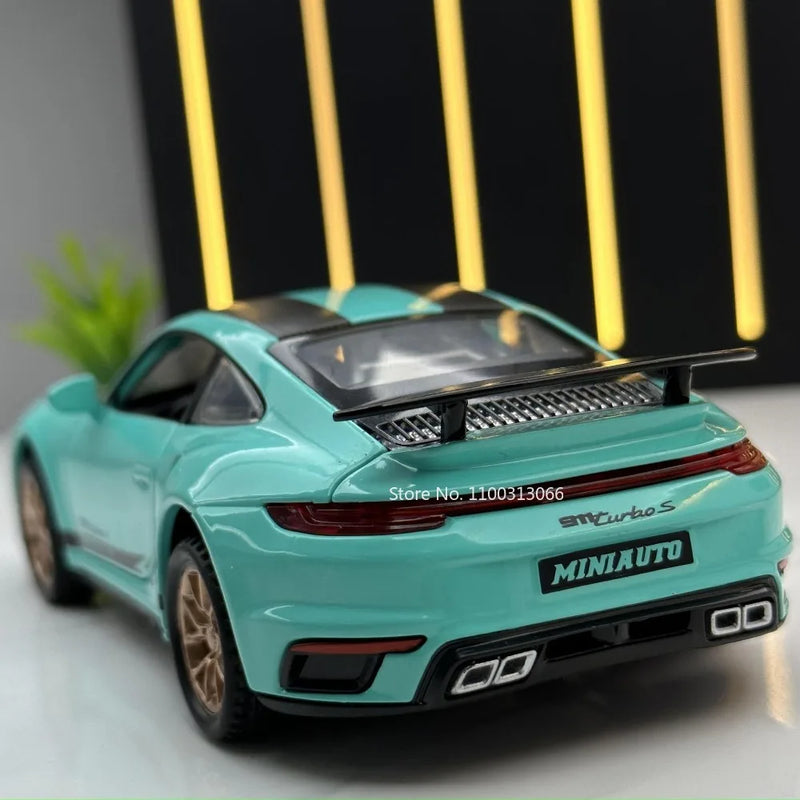 Modelo de brinquedo de carro de liga Turbo S para crianças, corpo de metal, Diecasts, Super Sport, função de licitação, veículos de brinquedos, presentes, 1:32, 911
